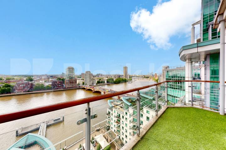 Stunning 3 bed 3 bath overlooking the Thames Flagstaff House St George Wharf, Vauxhall